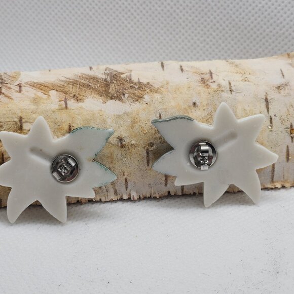 Ceramic porcelain poinsettia earrings white gold - Picture 3 of 4